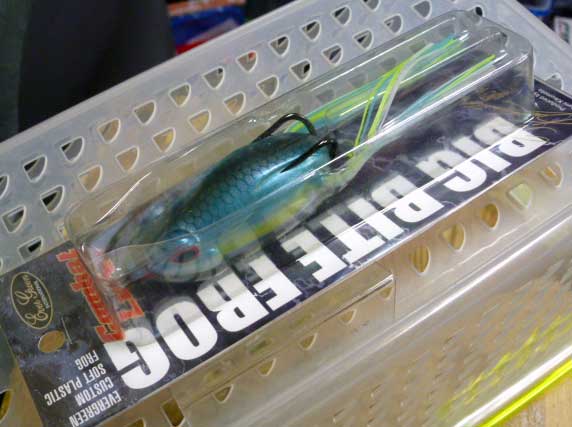 BIG BITE FROG Blue Back Herring BIG BITE FROG Blue Back Herring