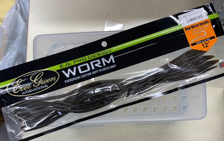 Bow Worm Noodle 12inch Greenpumpkin Black