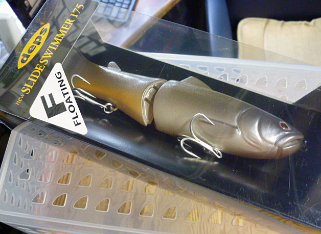 New Slide Swimmer 175 Floating Glitter Carp New Slide Swimmer 175 Floating Glitter Carp