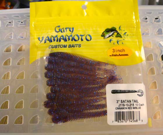 SATAN TAIL 3inch #215 NEW CINNAMON / SMALL BLUE FLAKE SATAN TAIL 3inch #215 NEW CINNAMON / SMALL BLUE FLAKE