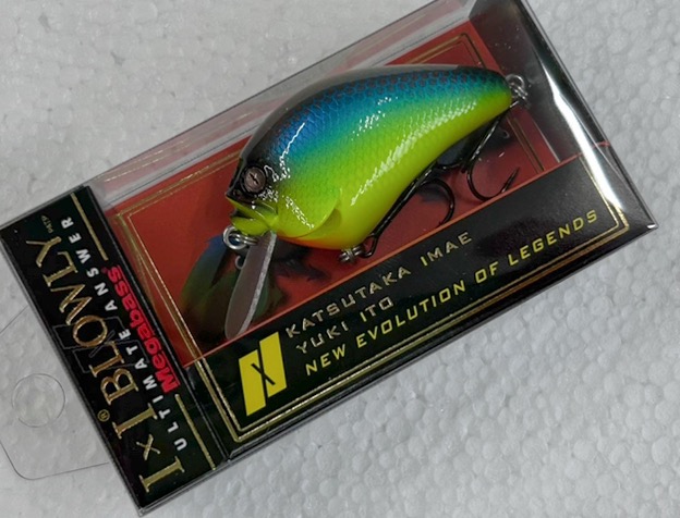 IxI BLOWLY MEGABASS BREAM IxI BLOWLY MEGABASS BREAM