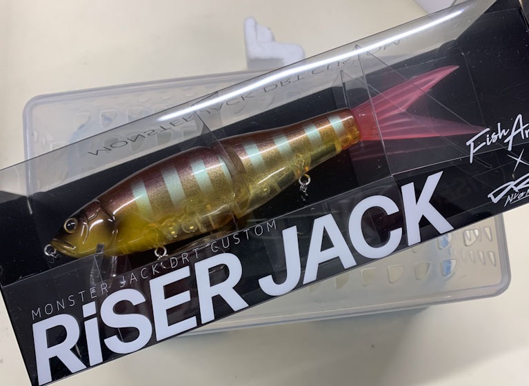 Fish Arrow x DRT Riser Jack 70th Gill
