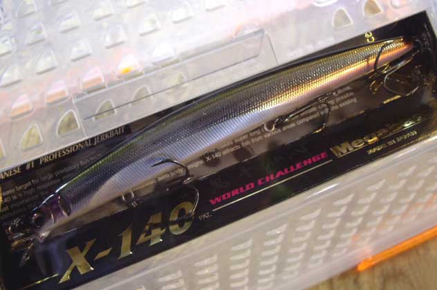 X-140 WORLD CHALLENGE M COSMIC SHAD